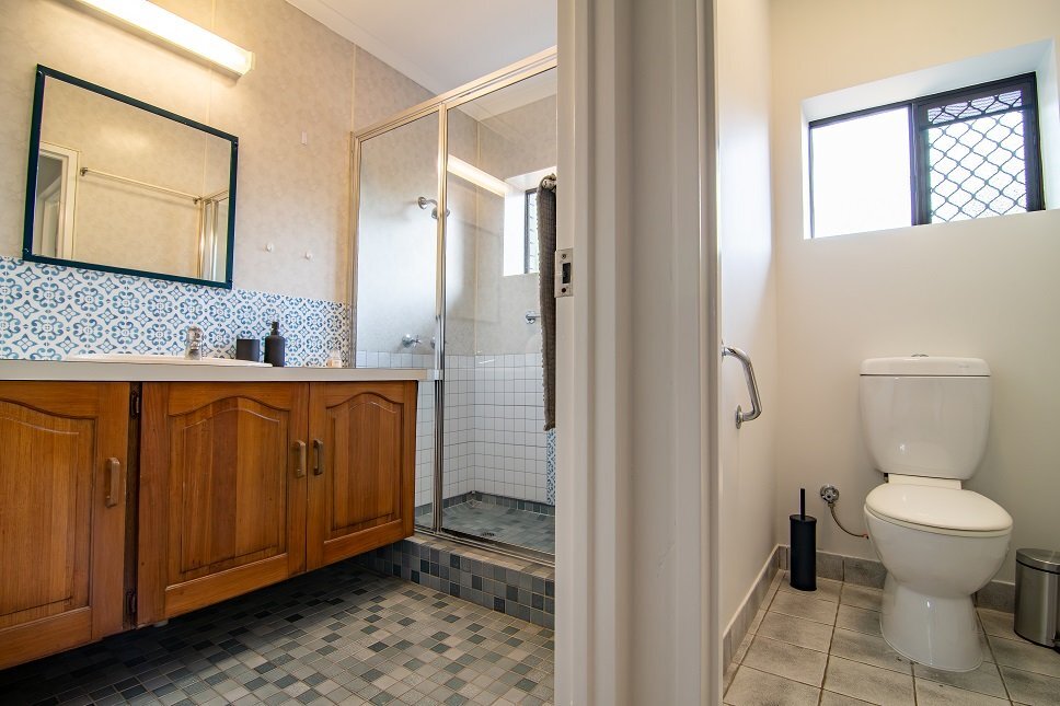 Manunda Residences Bathroom & Toilet View